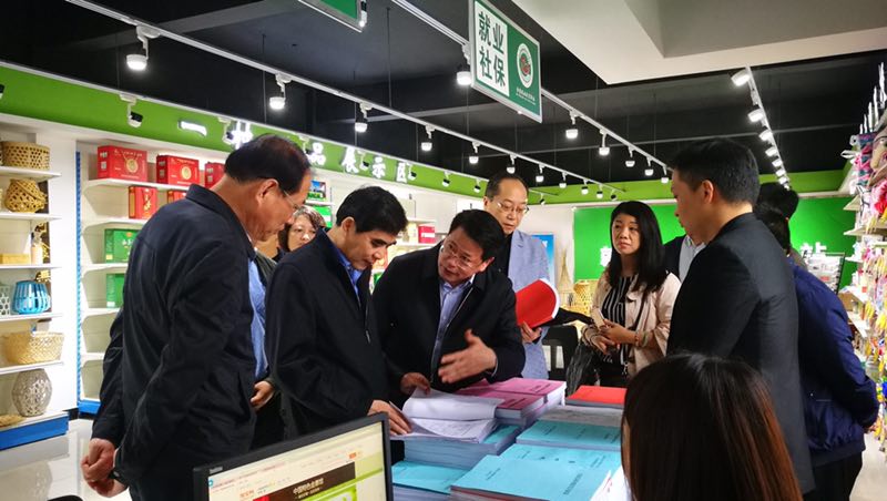 张纪南在安徽金寨扶贫调研 强调以高度政治责