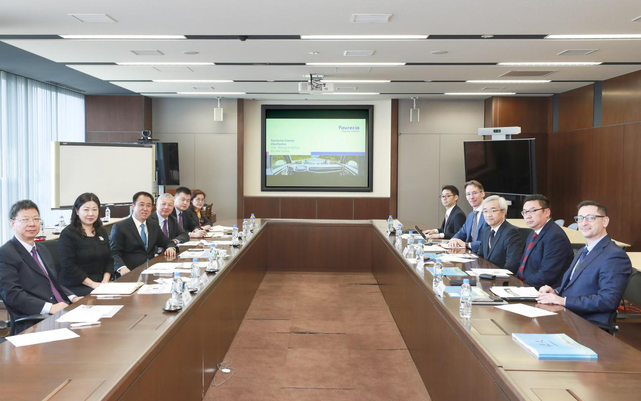 福吧投注平台 - 国产新步枪测试画面曝光:全是高科技 理念很先进