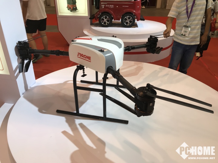 京东物流携带无人运送黑科技 亮相2018SINOC