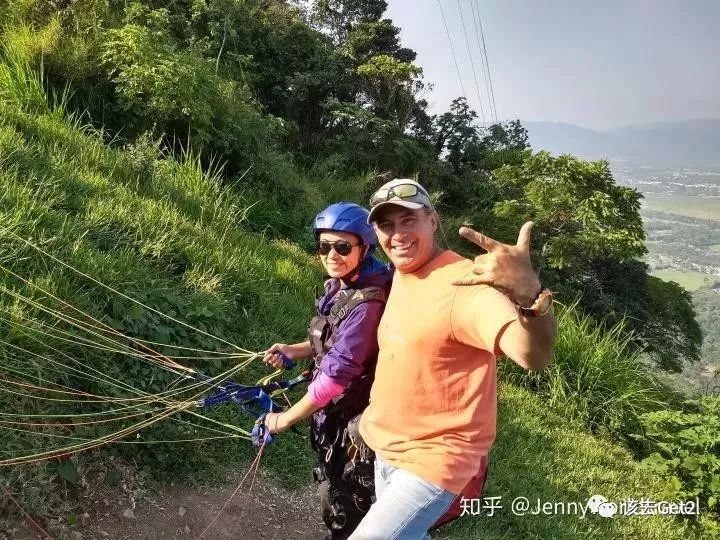 她向老板请了一年假,背着滑翔伞在天上环球旅行 ∣ 该去 · 游