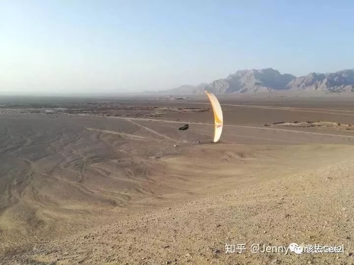 她向老板请了一年假,背着滑翔伞在天上环球旅行 ∣ 该去 · 游