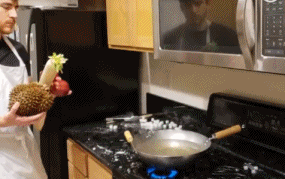 外国玩家现实生活中100%还原游戏美食制作,试吃过程比贝爷还惨