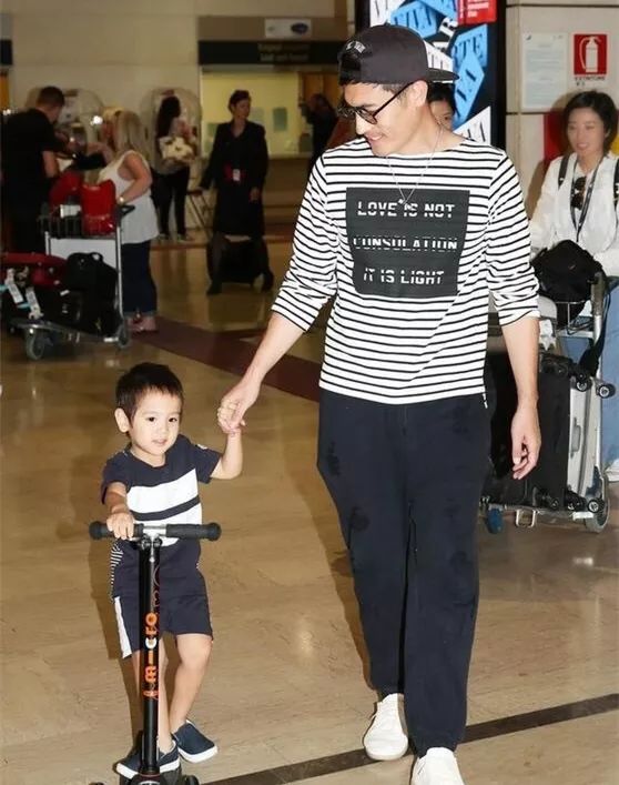 饺子来了、jasper回归，看完《爸6》路透照又想偷孩子了