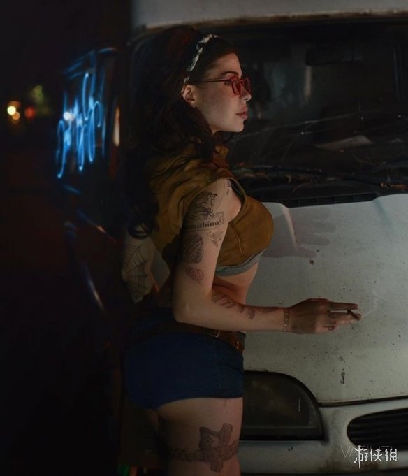 超美女体但丁 维吉尔!俄妹Cos《鬼泣》系列女主!