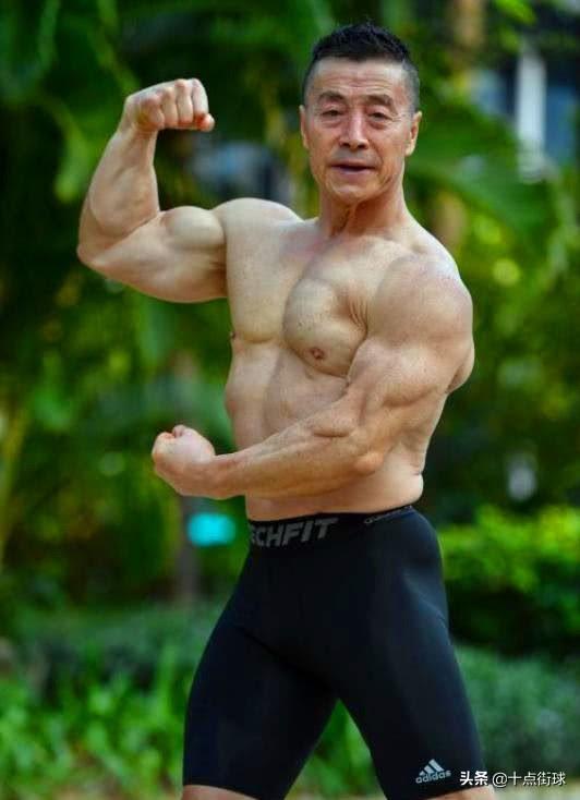 同是七旬老汉，武汉健身达人身材不输施瓦辛格！