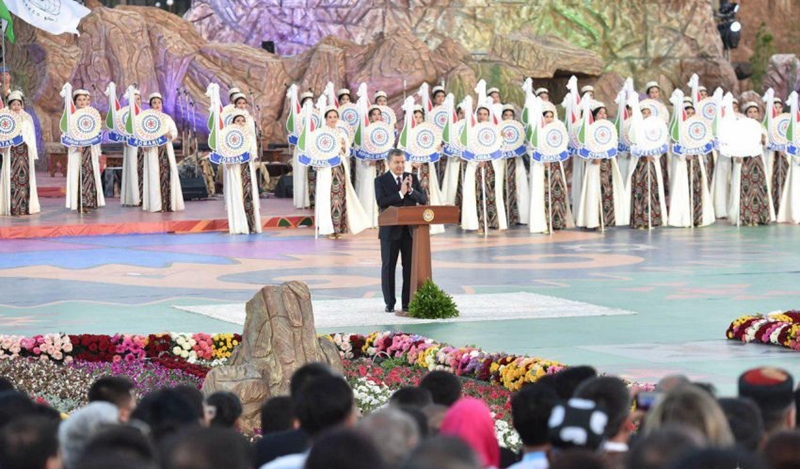 乌兹别克斯坦举办首届国际民间口头说唱艺术节 “陕北说书”艺人代表中国参演受关注