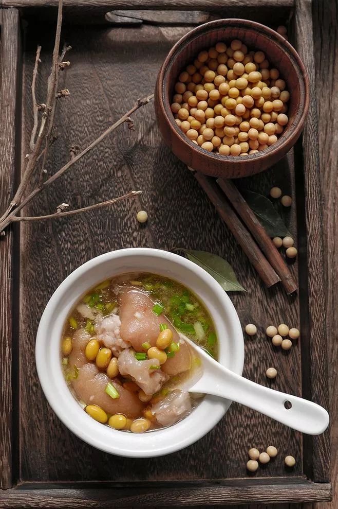 天冷常给孩子吃这几道菜,个子长得快,比钙片强