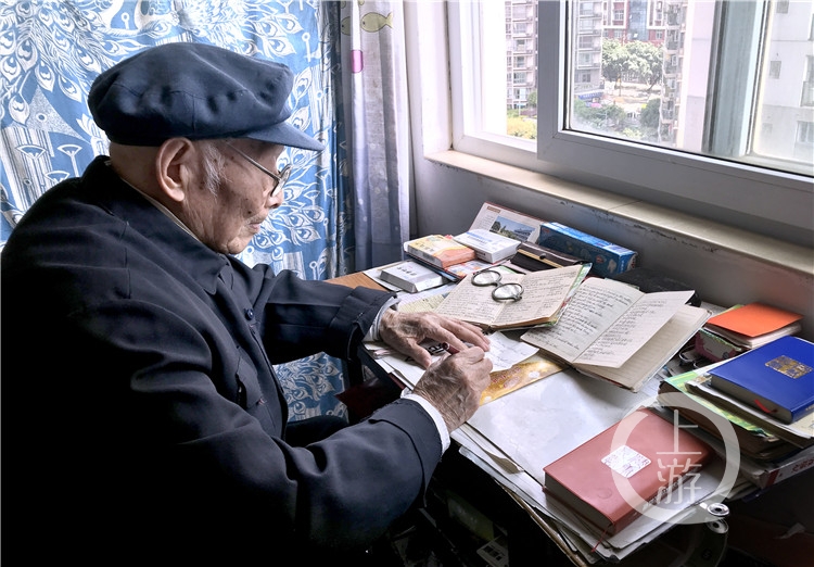 你还有什么理由不努力?百岁学霸 坚持学英语