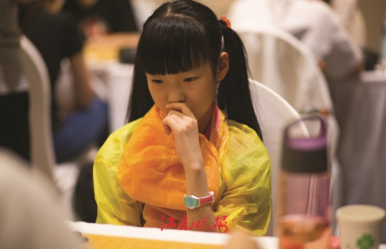 11岁无锡囡囡吴依铭成为国内年龄最小的女子