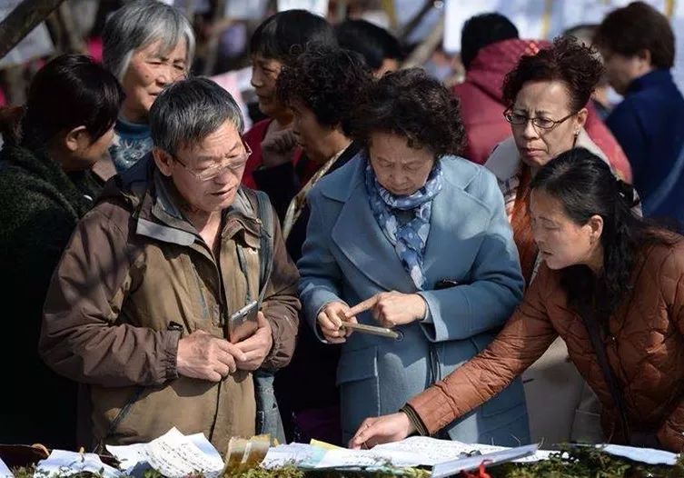 ▲相亲角。 图片来源:新华社