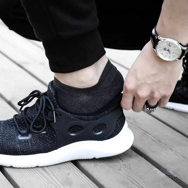 凭啥潜艇兵待遇超陆军3倍,连袜子都是特殊定制