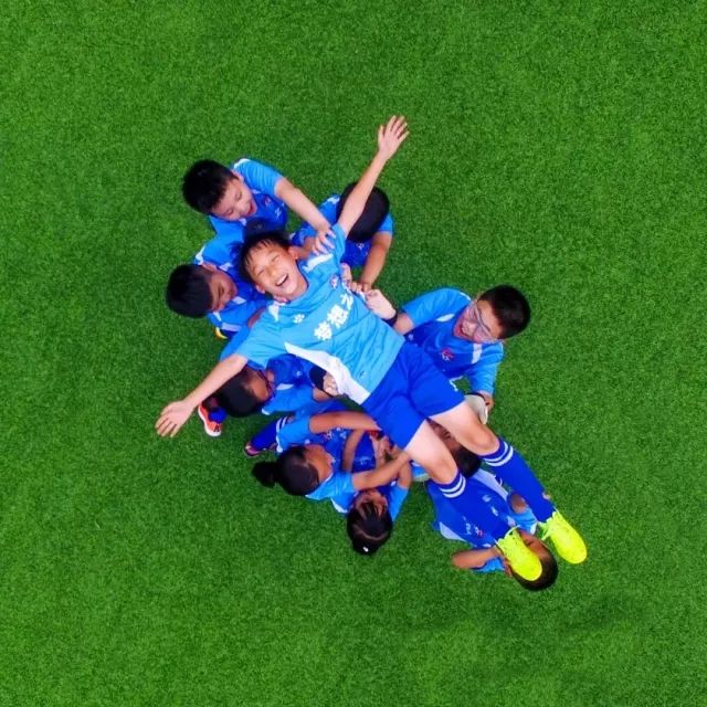 定格!足球少年哪一个瞬间最打动你