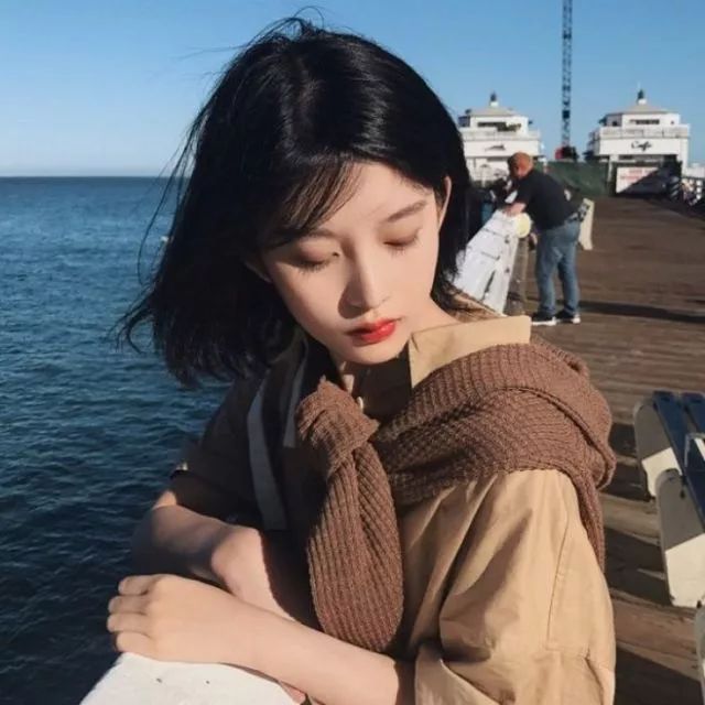 抖音里那首唱哭我们的纸短情长,愿你永远也听