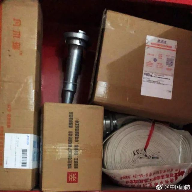 图省事儿将快递塞进消防栓?影响使用属违法!
