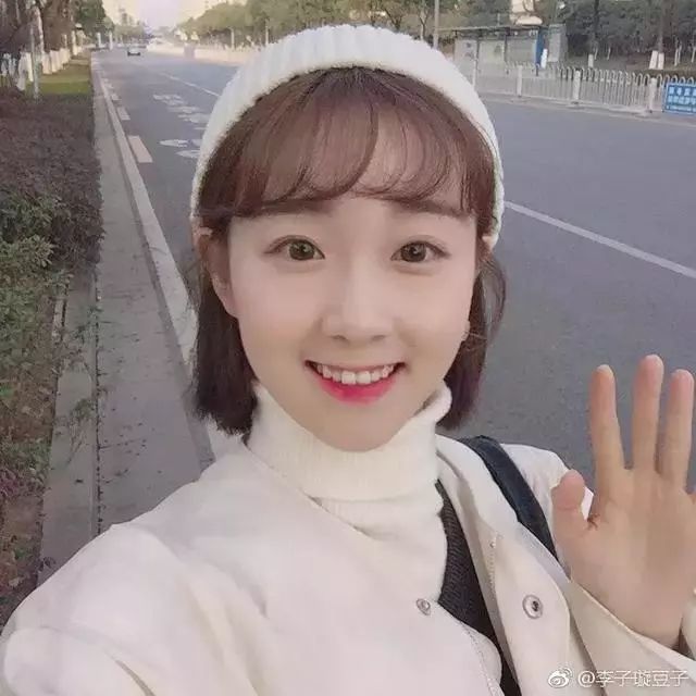 火箭少女101出道首秀遭遇假唱质疑,王思聪却唯