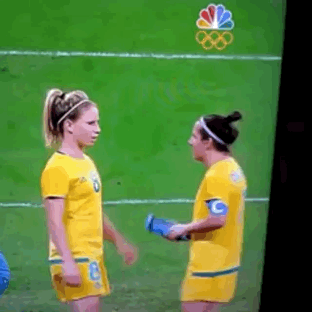 我拿你当宠物你却想上我 动图 你这是龟口夺食啊!