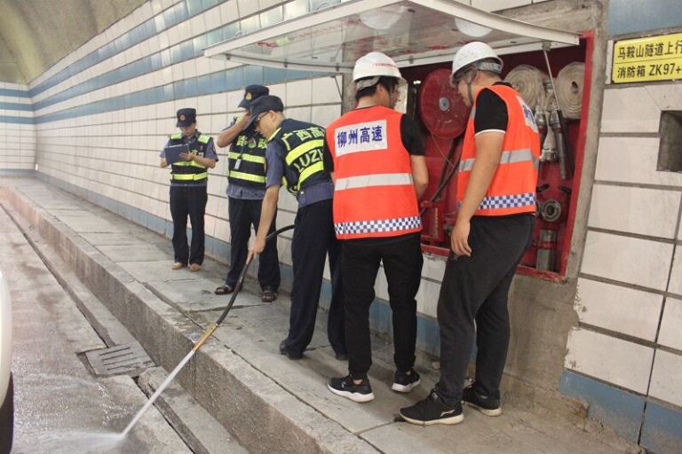 [广西]柳州高速公路管理处:武宣大队联合武宣分