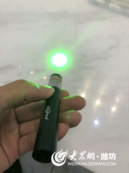潍坊不少文具店售卖激光笔 直射眼睛或导致失