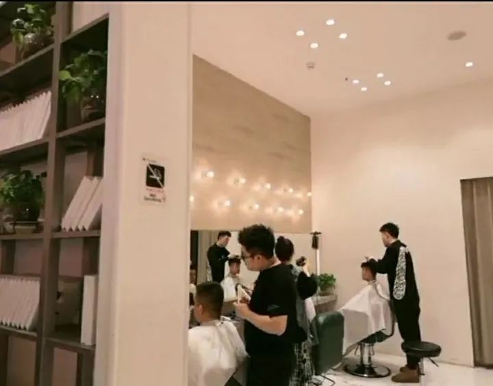 正月不剃头?这届年轻人不信这个!哈尔滨这几天