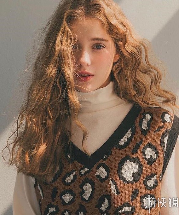 俄罗斯禁欲系颜值嫩模 仙女长相360度无死角般甜美