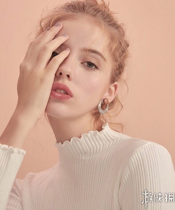 俄罗斯禁欲系颜值嫩模 仙女长相360度无死角般甜美