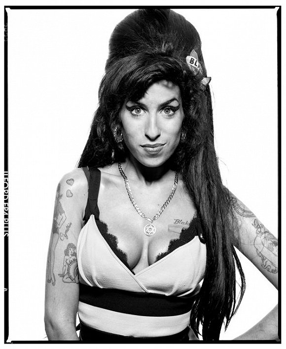 2008年Terry O‘Neill为Amy Winehouse拍摄的肖像 图片来源：Iconic Images