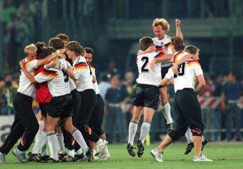 免费去俄罗斯看球·红粉世界杯