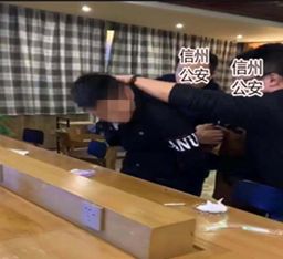 上饶一名小偷被抢劫 原以为这是电影里的剧情……