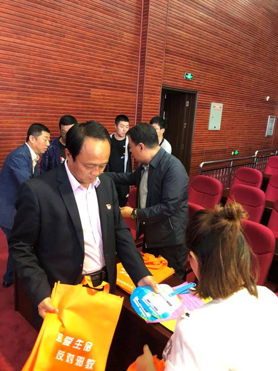 伊春市在“法治建设年”宣传周开展反邪教宣传