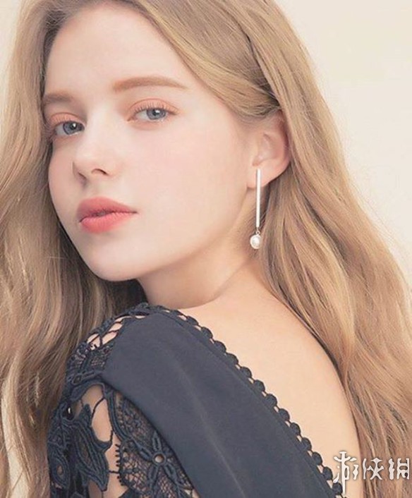 俄罗斯禁欲系颜值嫩模 仙女长相360度无死角般甜美