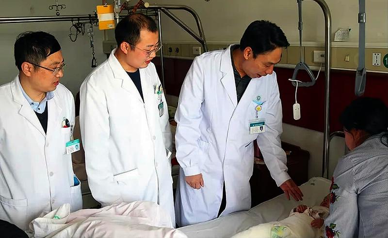 成功实施幼儿髋关节脱位手术