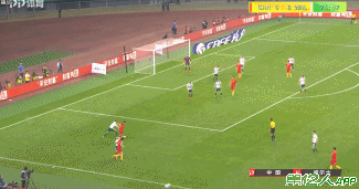 中国杯-贝尔戴帽于汉超中柱 国足0-6惨败威尔士