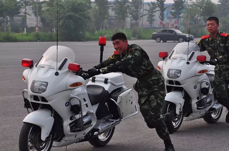 光鲜明亮的背后，这是属于武警国宾护卫队的独家记忆