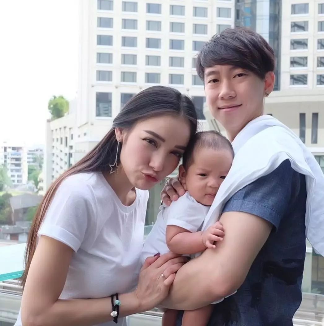 哥哥是生父、妈妈是奶奶，丈夫在她怀孕时入狱...是真的惨