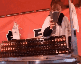 女司机无证超速驾驶酿悲剧 动图 姑娘这手速咋练的?