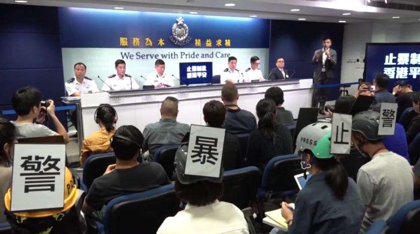 娱乐开户网|派出所长被停职:接报17分钟民警才到现场