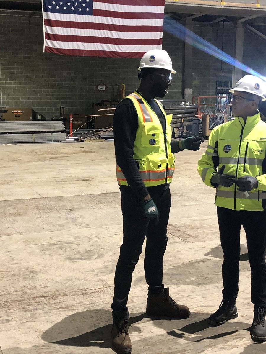 轮到我了!追梦今日参观新球馆大通中心