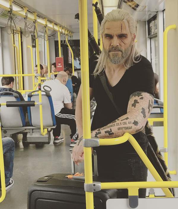 �����˿��11���ȴ�����ɫCos ����Ӳ���������İ��о�