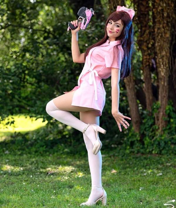 守望先锋cosplay泳装,王者cosplay官方 va cosplay美照,除了游戏中的形象外,还有泳装,护士