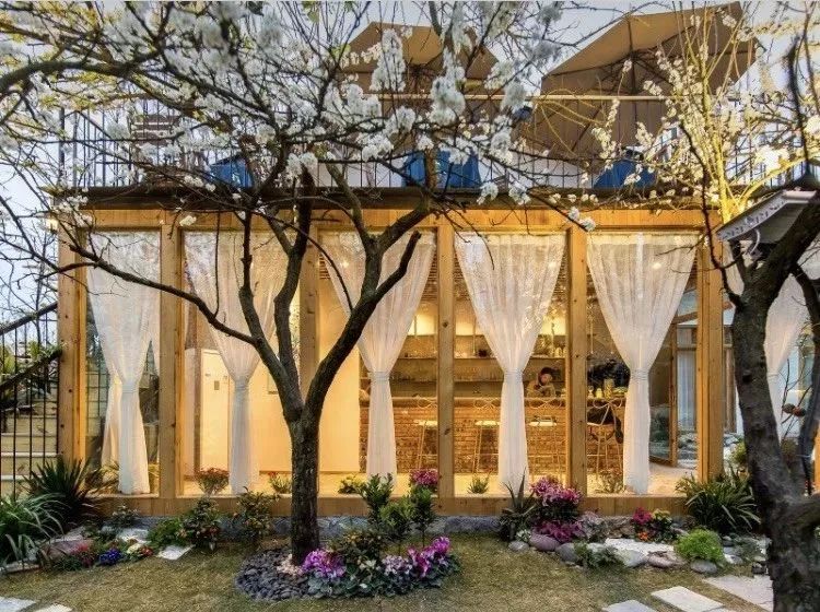 羡慕国外网红民宿?成都周边的悬崖酒店,你怕是