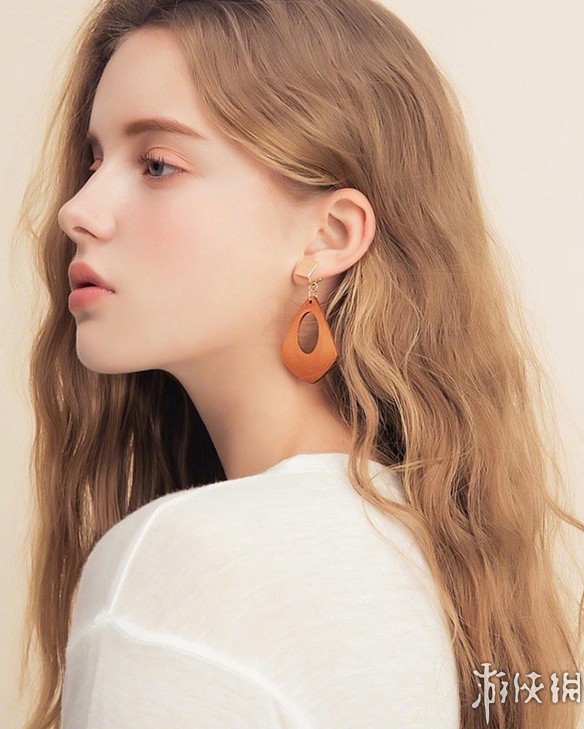 俄罗斯禁欲系颜值嫩模 仙女长相360度无死角般甜美