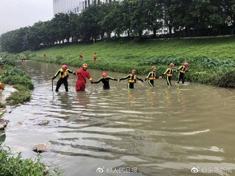 闪电新闻深圳暴雨11人遇难 失联者遗体全找到