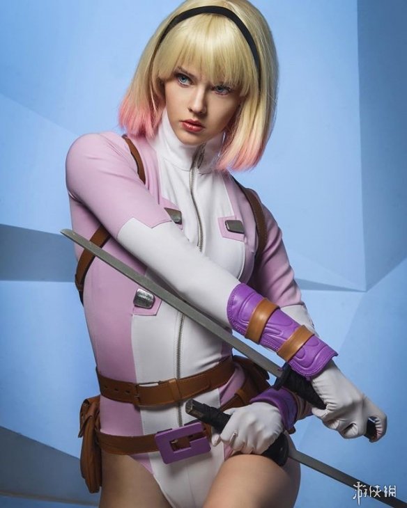 俄妹cos《凯瑟琳》女主 穿着清凉身材火辣的性感尤物