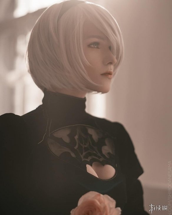 俄妹cos《尼尔》2B小姐姐 黑丝短裙带来极致的诱惑!