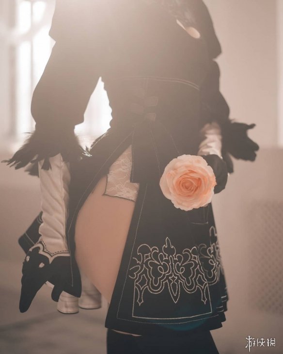 俄妹cos《尼尔》2B小姐姐 黑丝短裙带来极致的诱惑!