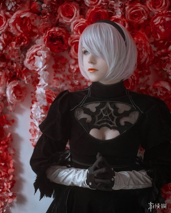 俄妹cos《尼尔》2B小姐姐 黑丝短裙带来极致的诱惑!