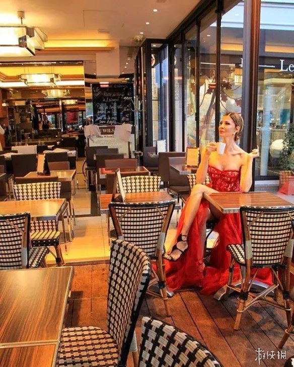 你能看出她快50了吗?奶奶级的火辣美人堪称岁月宠儿