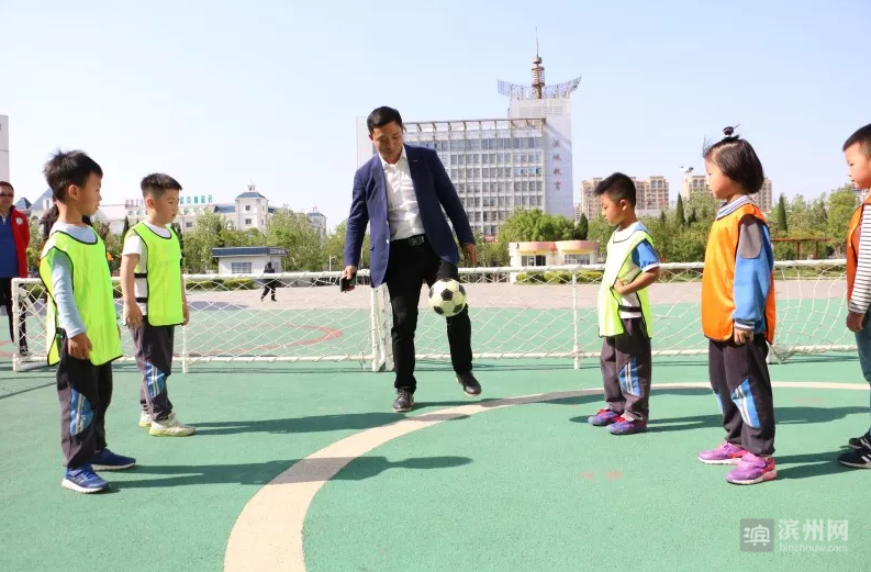 中国足协青少部高级主管郭潇到育英学园指导幼