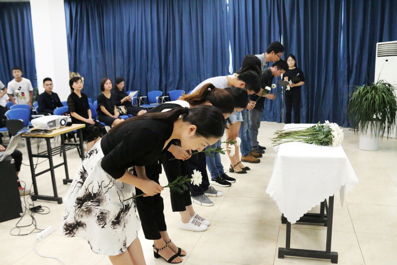 斯人已逝,风骨永存--四川大学馨心社举办唐仲英