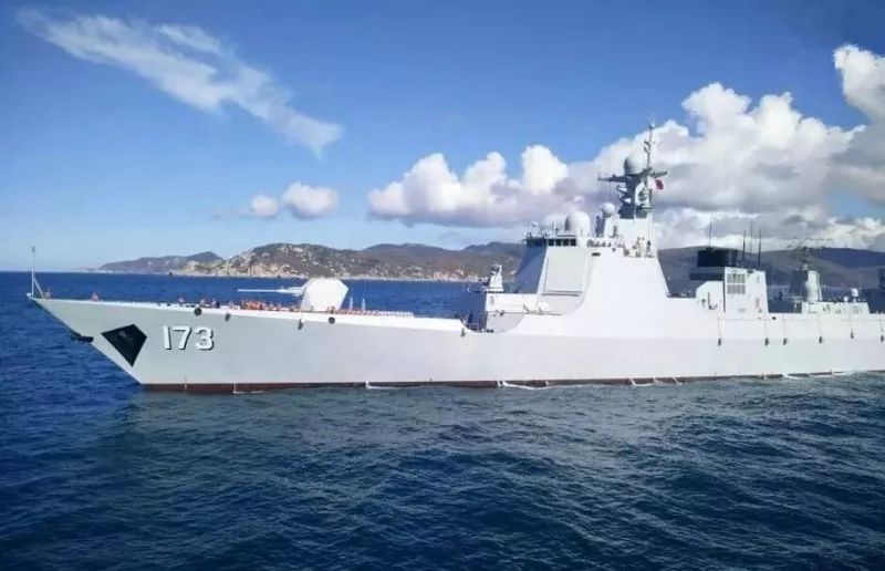 中国海军舰艇编队完成科摩多-2018多国联演